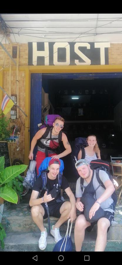 Banphe​ Hostel Екстериор снимка