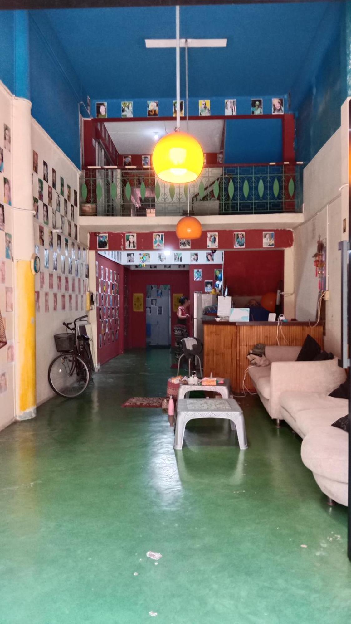 Banphe​ Hostel Екстериор снимка